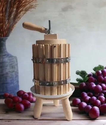 Traditional Wooden Wine Press: 30L Fruit Juice Extractor