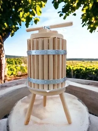 Traditional Wooden Wine Press: 30L Fruit Juice Extractor