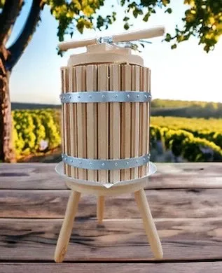 Traditional Wooden Wine Press: 30L Fruit Juice Extractor